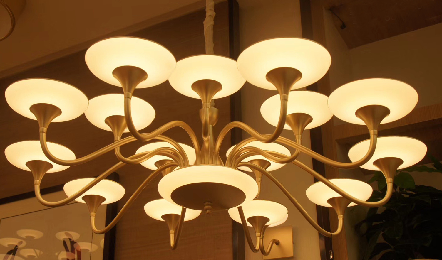 家庭裝修買燈指南|北歐極簡(jiǎn)(現(xiàn)代簡(jiǎn)約)燈飾經(jīng)典產(chǎn)品賞析!